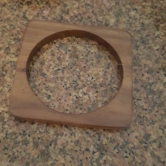 Jewelry - Picture 2 of 3